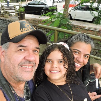 sfvanderley's profile picture. SOU UM VICIADO NO AMOR E NOS LIVROS. MINHA ESPOSA, FILHA E NETA SÃO OS MOTIVOS PARA QUE EU LUTE E SEJA VITORIOSO.