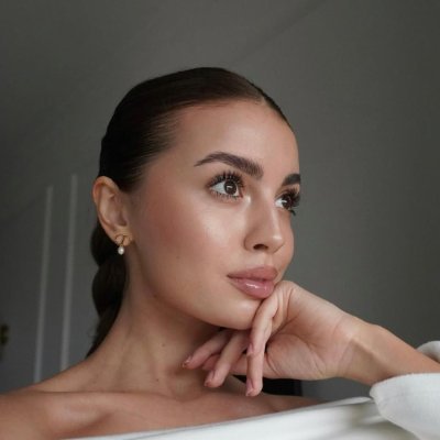 camille_sllvn99's profile picture. Let your dreams be so high that even fear cannot reach them. 🪽🪽🪽

#Breakthroughs

| Fashion Entrepreneur