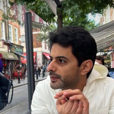 r_dawah's profile picture. الناس تذكر بسمة الشاعر و تنسى دمعته (؛