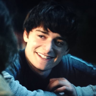 chlosuree's profile picture. the life of a showgirl aoty / byler♡