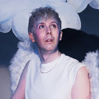 sunsugarhowell's profile picture. dnp ☁️🖤 | grad student