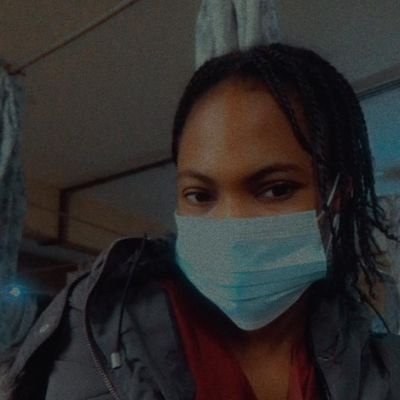 chantelcooks09's profile picture. medical student 💉🩺