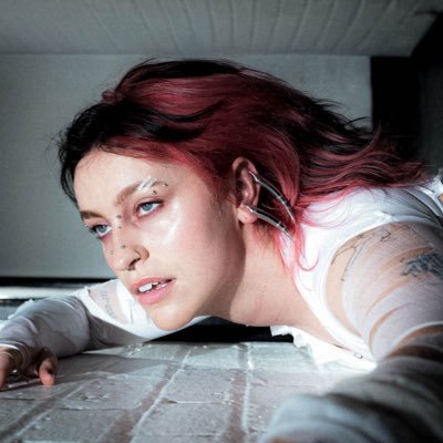 bethmaymccarthy's profile picture. “how am i supposed to love myself?” out now 🤍