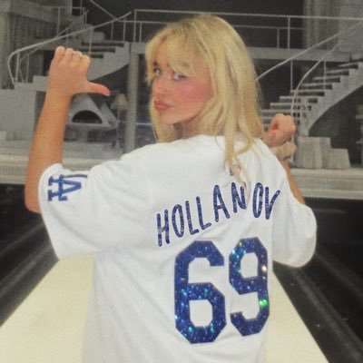 dsbuckleys's profile picture. I keep evan buckley in my pocket ⋆ ˚｡⋆୨୧˚ 🏎️ F1 ¹⁶ ³³ ⁸¹ • cinema & shows & music 𓆝 𓆟 𓆞 she/her • 23 • hs • 🏳️‍🌈🇵🇸 18+ pls ☀️ priv @hesbuckleys