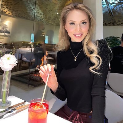 Ariana_Collins_'s profile picture. 🔥 Clear goals, decisive actions | Driven by dreams, empowered by hard work | The future is created by yourself