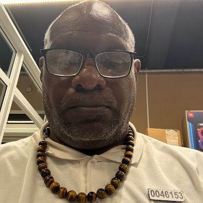 pmagloire72's profile picture. 