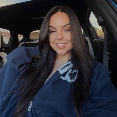 wolfyria_'s profile picture. 