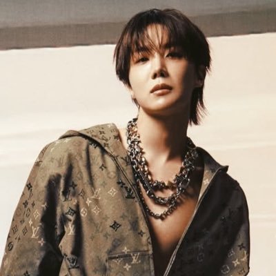 izaphilia's profile picture. Quer você queira, quer não, o BTS tem SETE membros! SOPE utted, Maria Rapline e leitora de fanfics. Jornalista de mídias sociais do j-hope