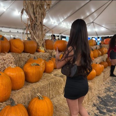 I_JustHana's profile picture. Your new online friend (probably too nice for this app) 😅