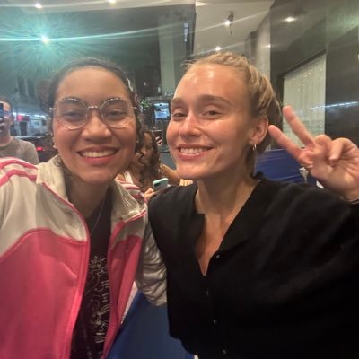 B4DSOYAA_'s profile picture. do you know tom and jerry? so jerry is here!
                      kim jisoo voice