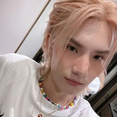 hwrngmelldansen's profile picture. #1 mirror promoter • ur local 宅女 • epex + fromis_9 + b1a4 ult • seokryudan • eng/việt • @aerohmantics my bff • art acc: @zhainu_03