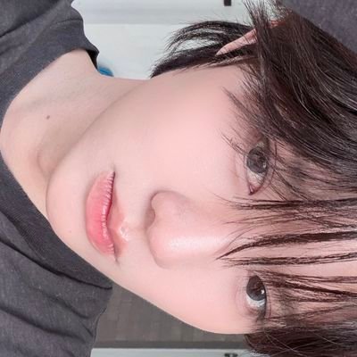 jjy_kms's profile picture. 