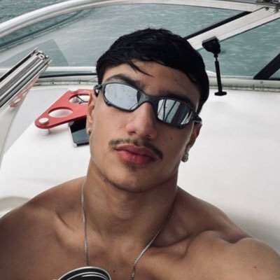 TuittaVhzin's profile picture. Falando de tudo e mais um pouco!