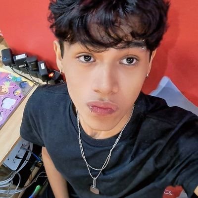 d3vmayer's profile picture. Insta: Satxyzin