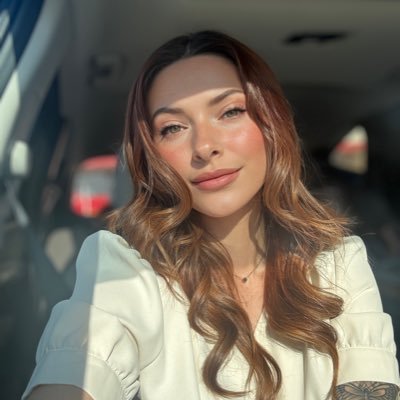 lightsoutamber's profile picture. ur father • 🍒• somewhere stuck in a book