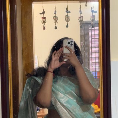 Kuzhali_19's profile picture. 