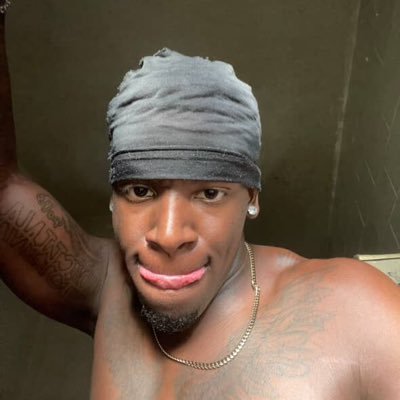 BIGDICKE13inch's profile picture. If it’s not about money 💰 don’t text me 🫟