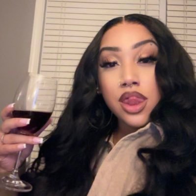 xtrillvalentine's profile picture. • S.T.A.R.S. alpha team 🌿 • maverick hunter • hylian • alchemist • horror • mama 🧸 •