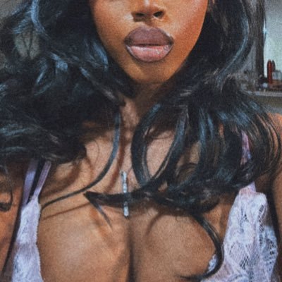 niniesinterlude's profile picture. Better ingredients ,Better Pussy,Papa Johns !!