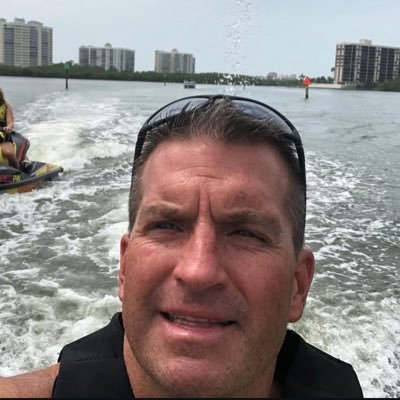 Maxjr_890's profile picture. Entrepreneur