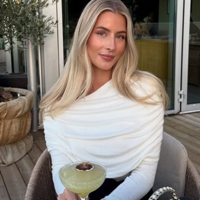 EllieGlorihlr's profile picture. We specialize in laser beauty treatments🌸, ensuring every treatment is safe and effective💖.