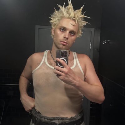 ktsforehead's profile picture. chill baby chill