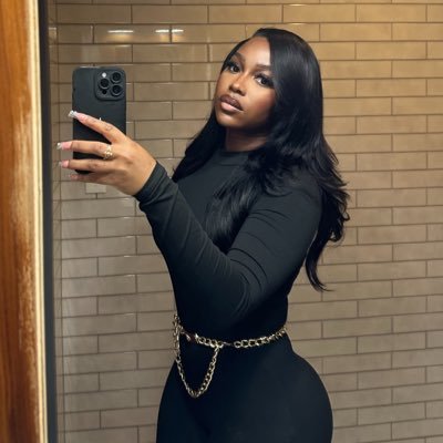 mluvv__'s profile picture. Tech, Sr 💕👩🏾‍💻🥂 | Chemist Loading👩🏾‍🔬 | 🇱🇨🌴