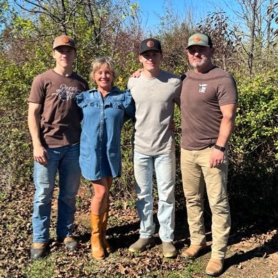 DaigreBrian's profile picture. I smile at ugly people...A lot of things work, and some don’t. Live life fierce...serve others...and bring the Lagniappe. Geaux Lead!