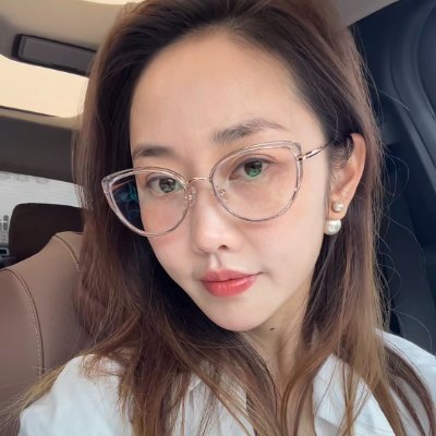 LunaSkye6688's profile picture. Luna 🌙✨ | Flow like the river, root like the mountain. Manifesting peace through mindful movement. 📍 Venice Beach, CA. Practice with my new online series!