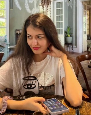 Aashi_jha1's profile picture. In your eyes I found my forever

Here to post some amazing stuff 

| Poetry | Cinema | Music | Sky | Moon | Stars | Love