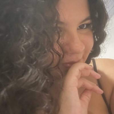 lovelyhstory's profile picture. music, books, @f1 and star wars!!