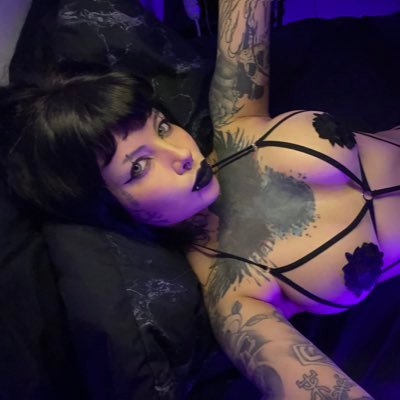 marjoo_sg's profile picture. Goth girl ✧ SG model ✧ cosplayer ✧˚ I have exclusive content
