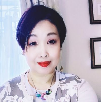 BlackcatSio's profile picture. SNSフォロワー様約18,900人。noteフォロワーランキング465位（2025/11現在）→https://t.co/MzFhno9UBaスキマ時間向上委員長。認知症サポーター講座修了。ホームヘルパー2級。FMパーソナリティ。職業相談員。デザイナー、販促担当。現在専業主婦／個人投資家。水蜜桃が好き。