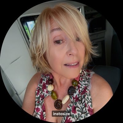 Martulity's profile picture. 👑 Queen of guarras.                            La gente es pelotuda.