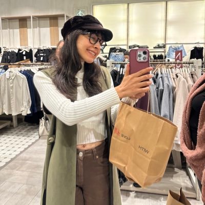 deyhs's profile picture. if i die turn my tweets into a book