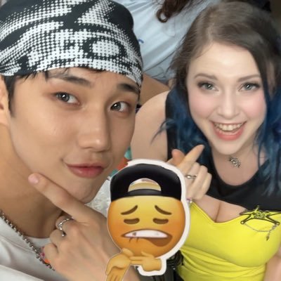 runawaywithit's profile picture. idk i just rly like intak & theo.