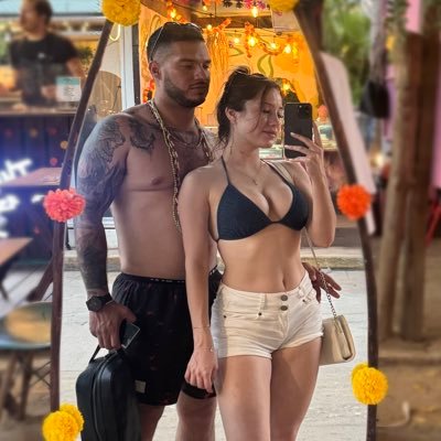 evelingarza's profile picture. You are my life and I’m your heart