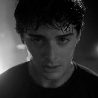 lanicakkes's profile picture. 22 🫶🏾 tired wrestling fan 🫩 will byers protector!