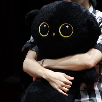 hnlzfii's profile picture. i love yza’s humor so much