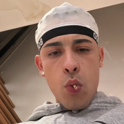 giovanixsempree's profile picture. creo io la mia storia la storia non mi crea affatto || @astr0nauti