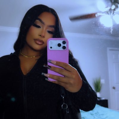 LBenson_'s profile picture. “The game is gone test you, never fold because it’s not on you, it’s in you & what’s in you they can’t take away” -Nip 💙🏁 || V.XI.MMXXI 🤞🏽🕊️