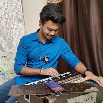 d_Madhav27's profile picture. A CS Student and a Musician!