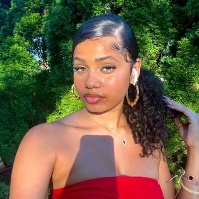 BervlynY5534's profile picture. Eyes up here 😉charming | Heart available, maybe 💖”