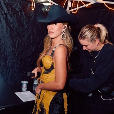 LaineyWils4si's profile picture. Somewhere Over Laredo and the Whirlwind (Deluxe) album are your new favorite listens*✨