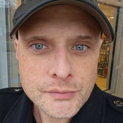 slothtotheflame's profile picture. L