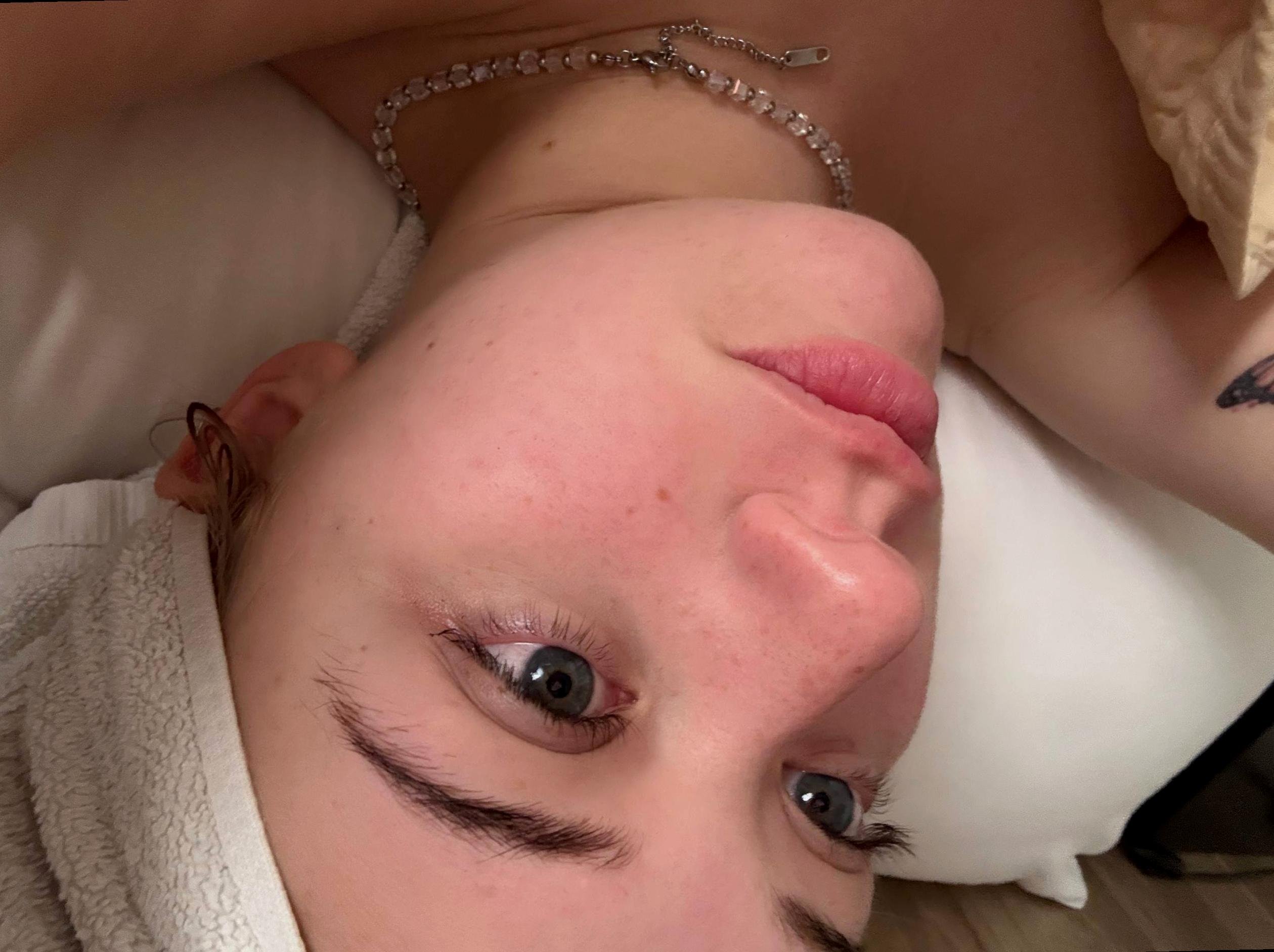 Salesnon_Dd's profile picture. 21 🤍 old page got microwaved so i reincarnated here :/ student of snackology ngl 🍕🫠