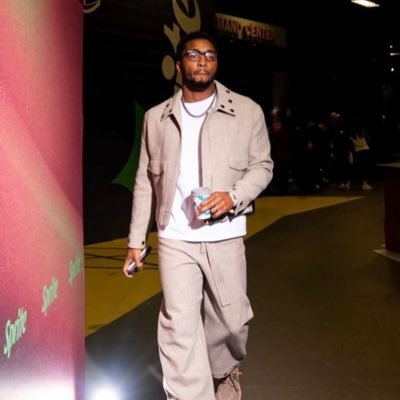 DonovanWRLD's profile picture. i just be tweeting