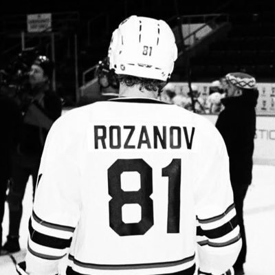 ferrarisixteen's profile picture. max verstappen comeback era | 81🏒24