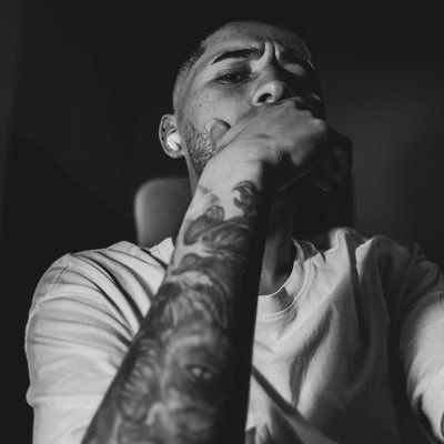 MichaelPinzon88's profile picture. Soy un diseñador de Hip Hop, amo la fotografía. Me gusta el Jazz, el futbol, el cine y la poesía. Ⓜ️Vine por cosas que no pasan cuando entrenas @MillosFCoficial