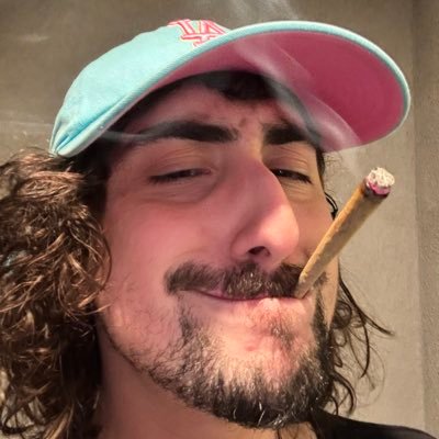 nothinbutlag's profile picture. youtuber, streamer, key to the city holder & billionaire.